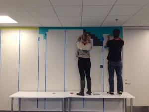 employee-uses-post-its-to-turn-drab-office-walls-into-giant-superhero-murals-5-300x225