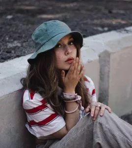 bucket-hat-fashion-269x300
