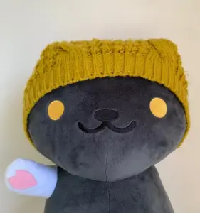 cat_plush_in_fashion_beanie
