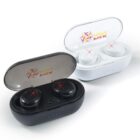 Two wireless earbud pairs, one black and one white, are displayed in their respective charging cases. Both cases have transparent lids and display LED indicators. The logo BeoBeo Bick is printed on the lids.