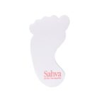 A white foot-shaped note pad with the text Sahva and Et liv i bevægelse in red at the bottom.