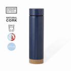 Blue stainless steel bottle with cork base, 470 ml, shown with feature icons and labels.