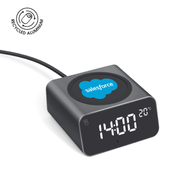 Digital clock with Salesforce logo, showing 14:00 and 22°C on a recycled aluminum design.