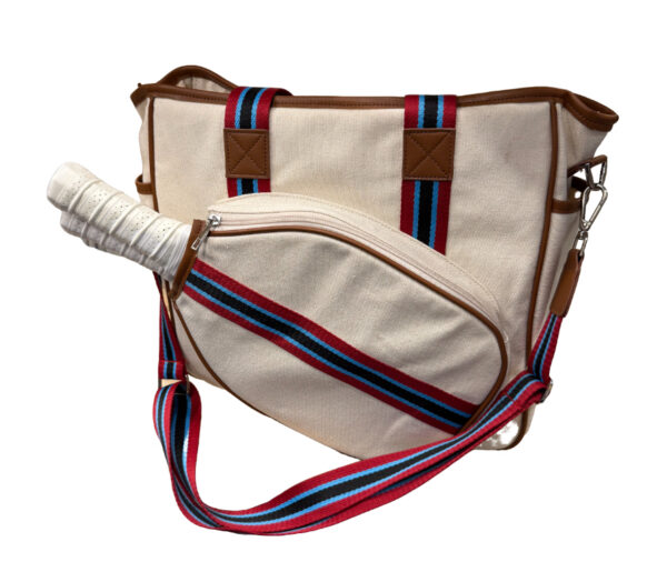 Beige tennis bag with striped strap and a pouch for the racket