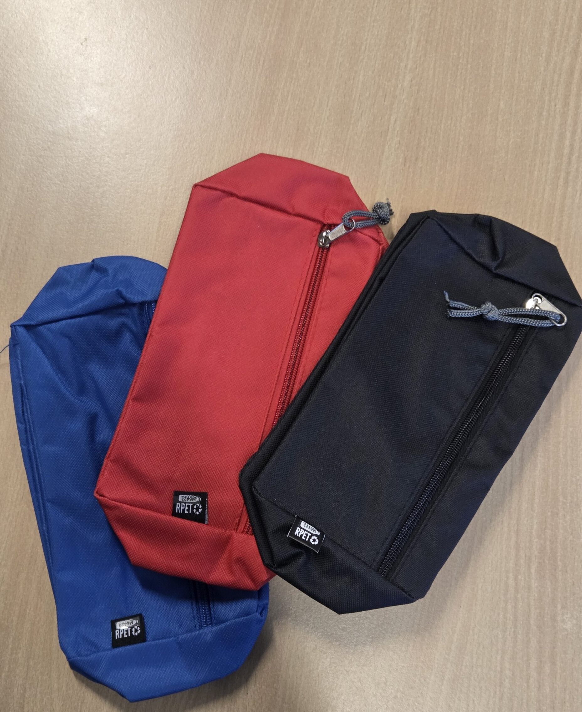 3 bags in red, black and blui