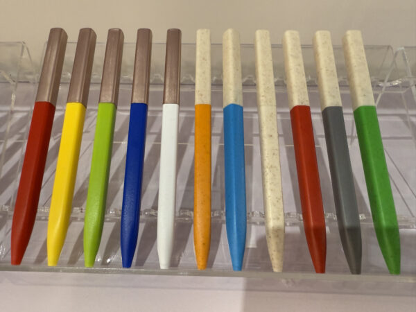 pens in different colours