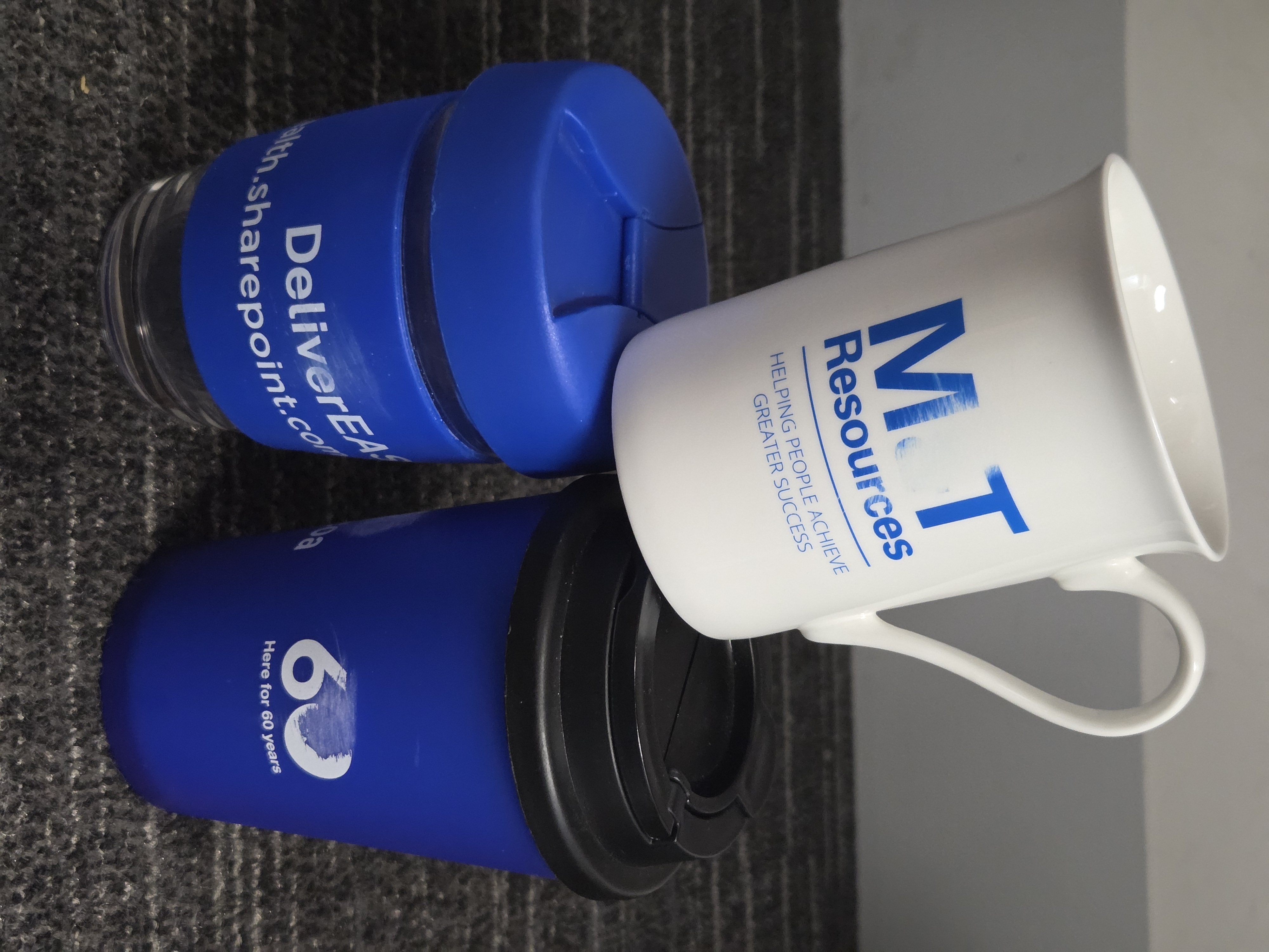 1 mug and 2 reusable cups